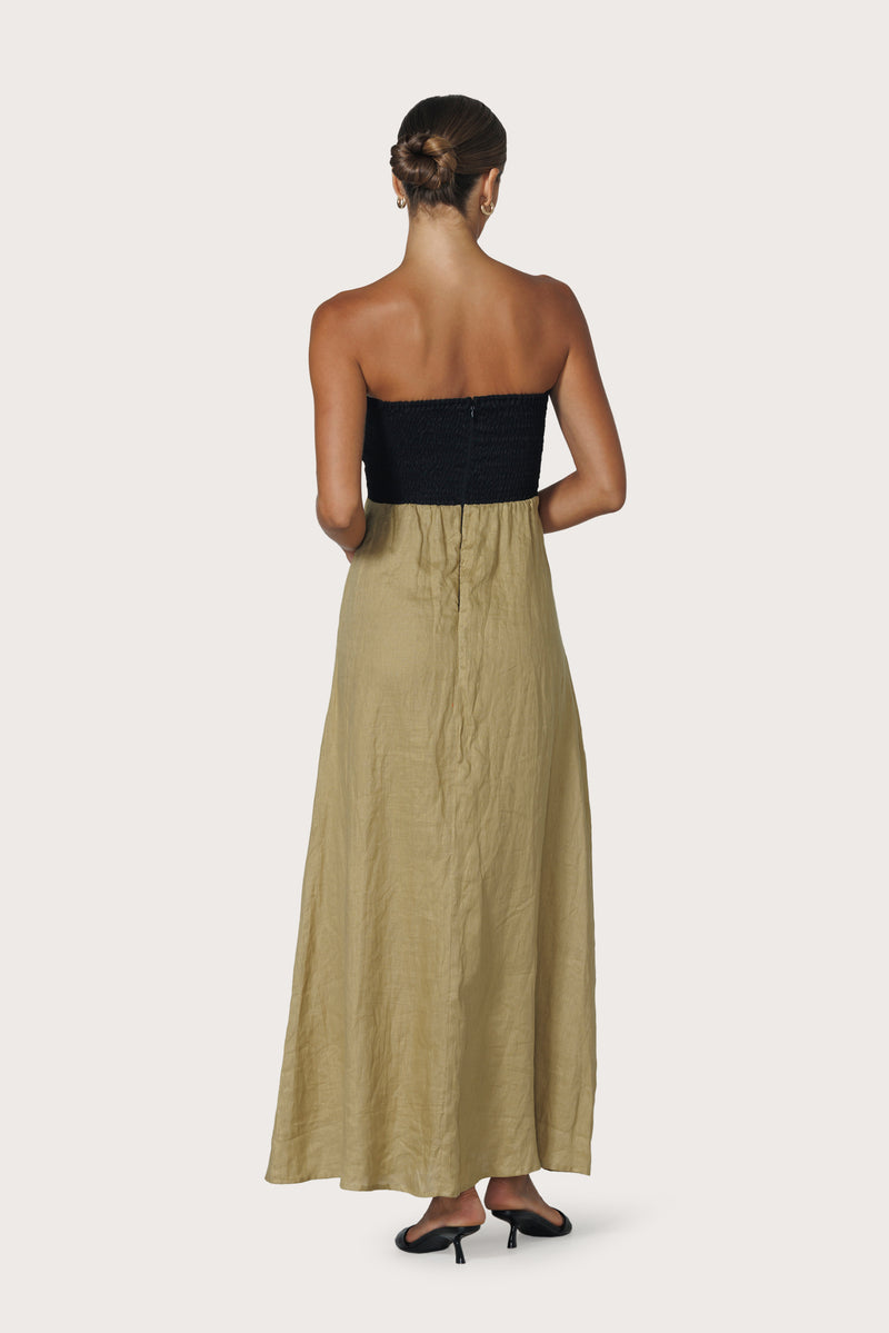 melody linen maxi dress lusana The Melody Linen Maxi Dress in French Pink. Crafted from 100% European Flax Linen, this strapless design with a twisted bra detail exudes elegance and charm
